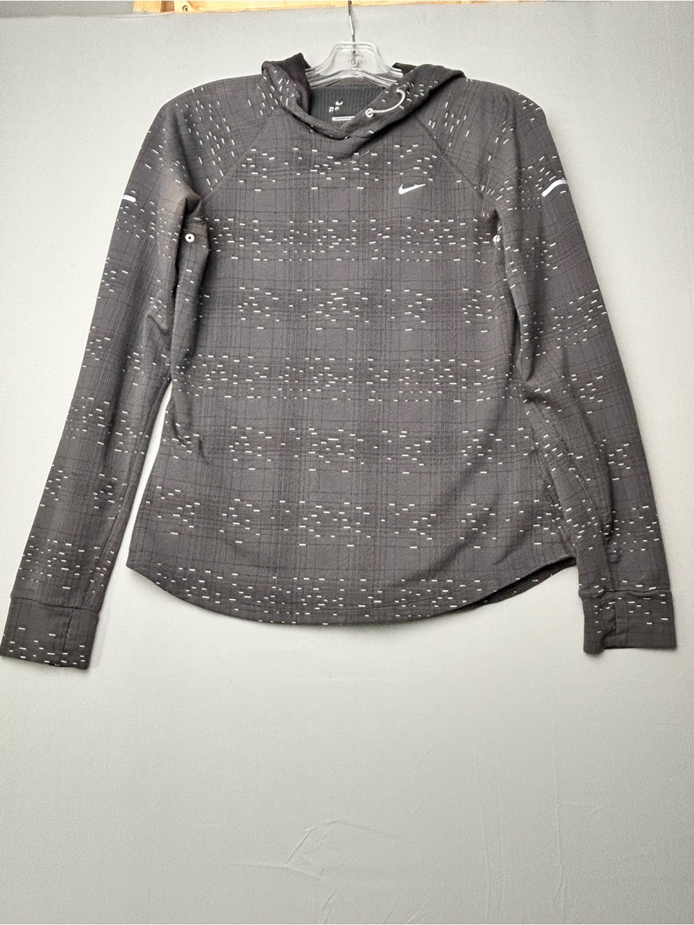 Nike Dri-FIT Gray Reflective Running Hoodie Medium Thumbhole Athletic Pullover
